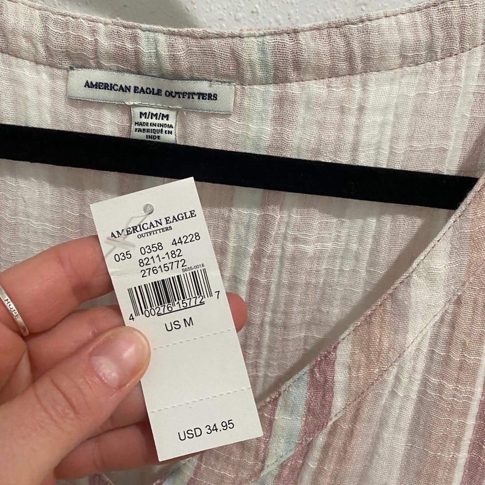 NWT AE Button-Up - Picture 3 of 4